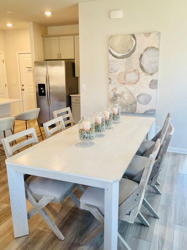 Foto del edificio - 870 Sunny Lake Dr