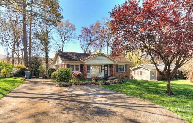 Foto del edificio - 1308 Mockingbird Ln