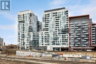 Building Photo - 576 Front St W