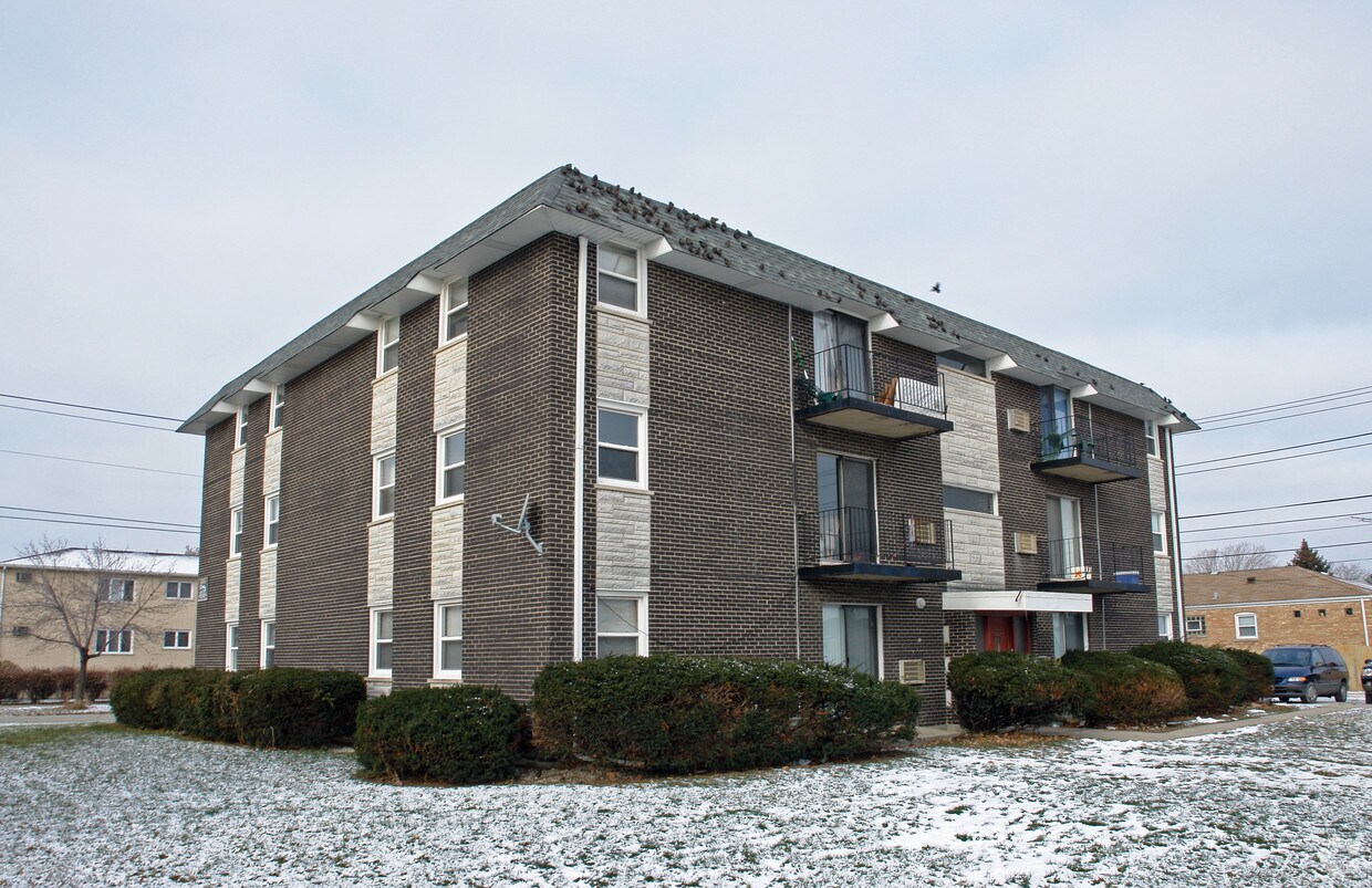 4850 Lamon Ave, Burbank, IL 60459 Apartments in Burbank, IL