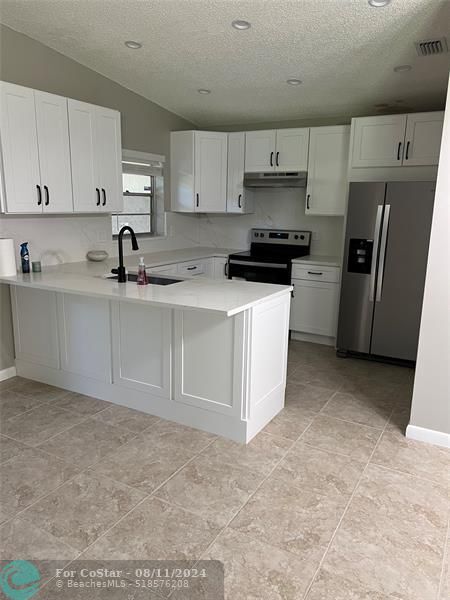 Foto del edificio - 22274 Misty Woods Way