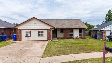 Building Photo - 1605 Blessing Ct