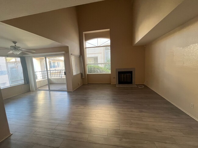 Building Photo - 2 Bedroom, 2.5 Bathroom Condo for Rent in ...