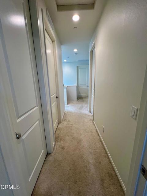 Building Photo - 394 Water Lily St