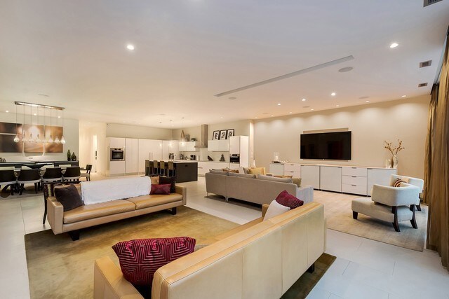 Foto del edificio - 415 W Superior St