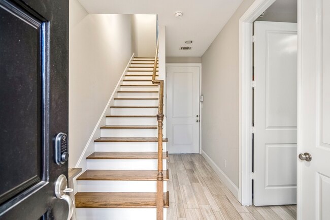 Building Photo - 2131 McIlhenny St