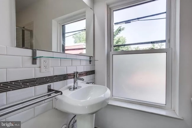 Building Photo - 1534 6th St NW