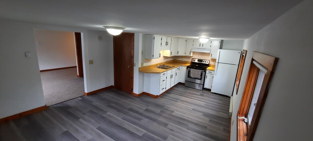 542 Broadway Unit upper, Oneida, NY 13421 Apartments in Oneida, NY