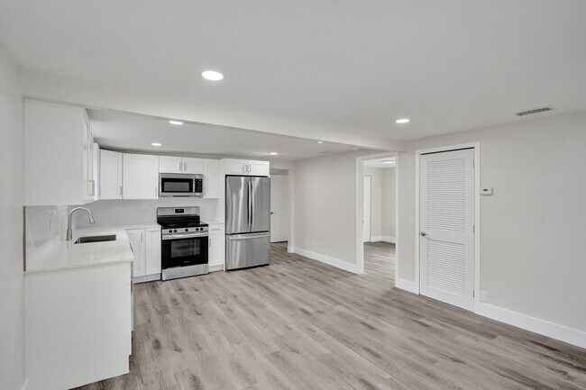 Foto del edificio - 235 NW 10th Ave