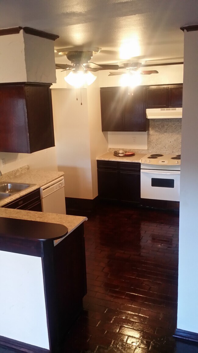 Cocina - 7947 Habersham Ln