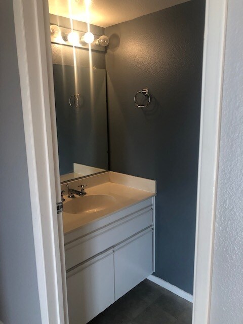 downstairs 1/2 bath - 654 1st Pl