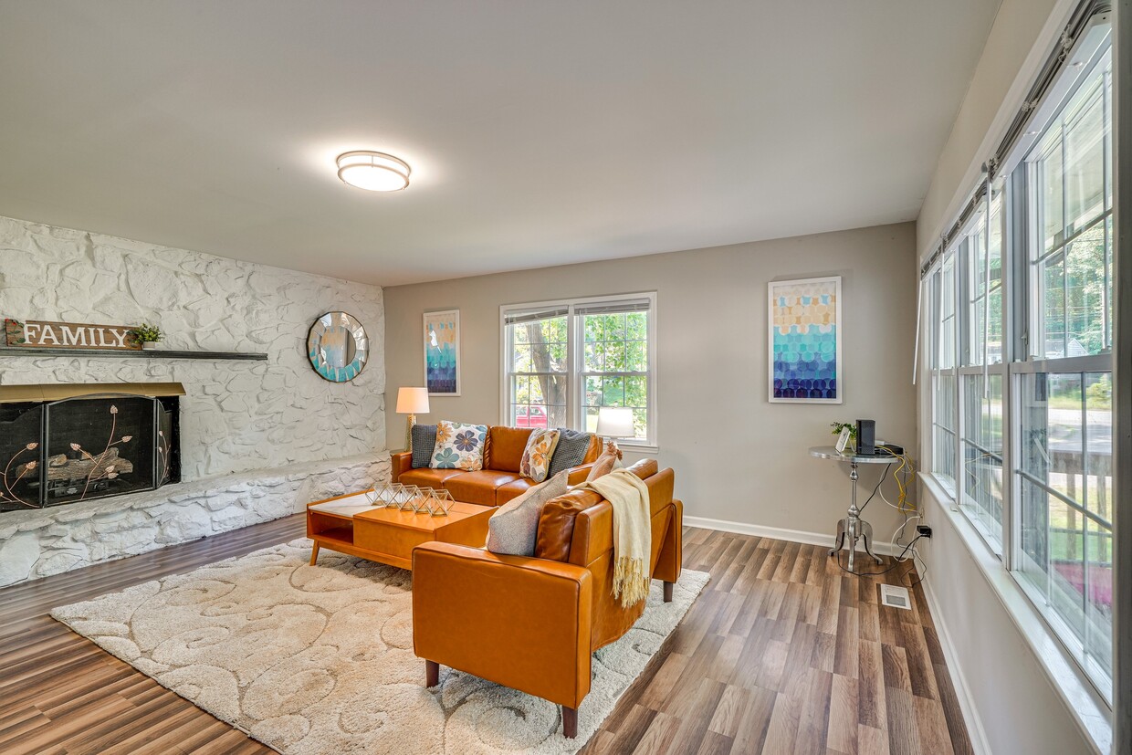 Building Photo - 185 Lawndale Ave