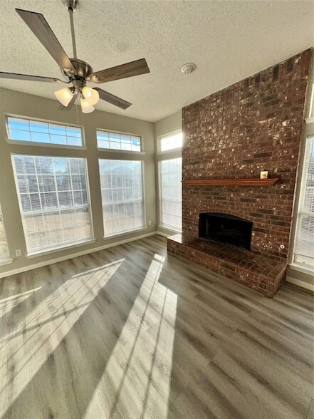 Building Photo - 10901 Columbia Dr