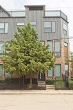 Building Photo - 1405 Bronson Ct