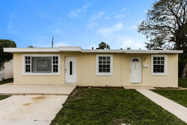 Building Photo - 1564 NW 3rd Way