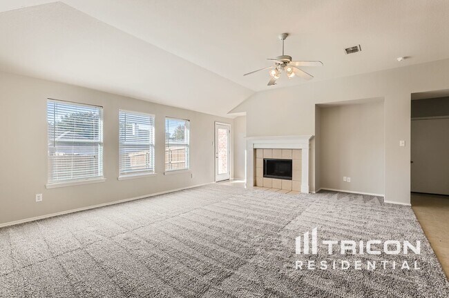Building Photo - 522 Golden Bell Dr