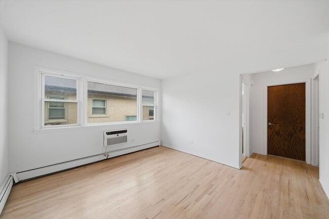 Foto del edificio - 7709 W Marwood Ave
