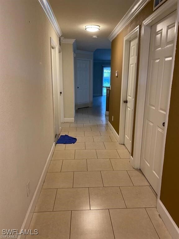 Foto principal - 916-918 Ainsworth St W