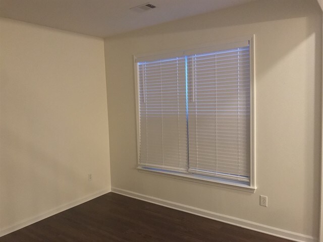 Building Photo - 3074 Elmendorf Lane NW