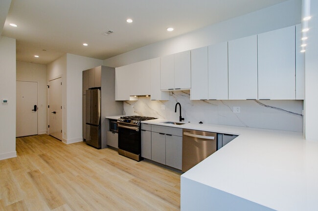 Building Photo - 3821 N Ashland Ave