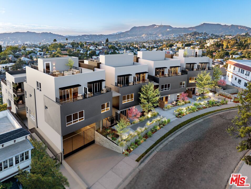 Foto principal - 1011 Everett St