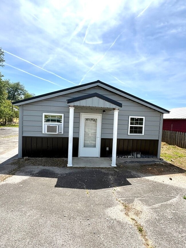 Building Photo - 411 Mammoth Cave Rd