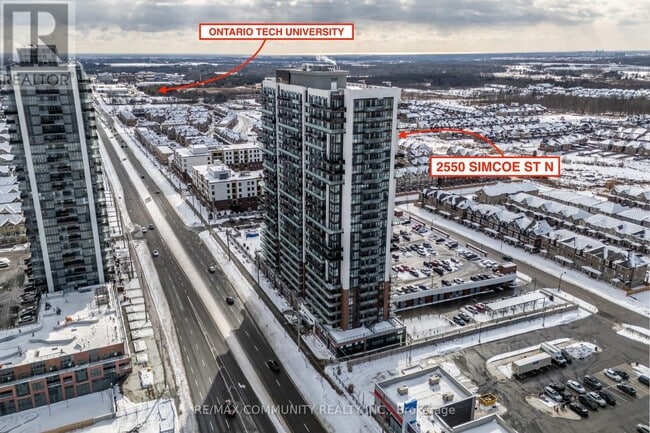 Building Photo - 2550 Simcoe St N