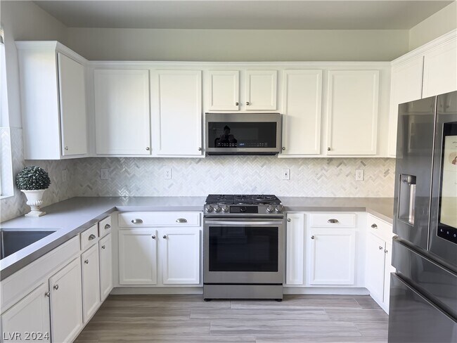 Foto del edificio - 6151 Novelty St