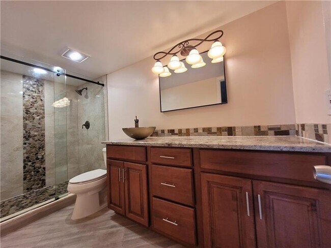 Foto del edificio - 2027 Coral Ridge Dr
