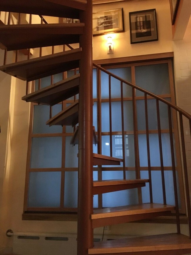 Foto del edificio - 239 East 7th Street