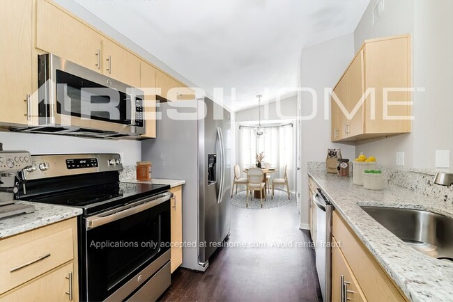 Building Photo - 3009 Sabal Bend Dr NE