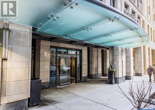 Building Photo - 955 Bay St.