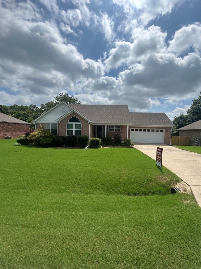 Building Photo - 1611 Roe's Ridge