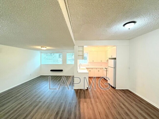 Foto del edificio - 808 Princeton St