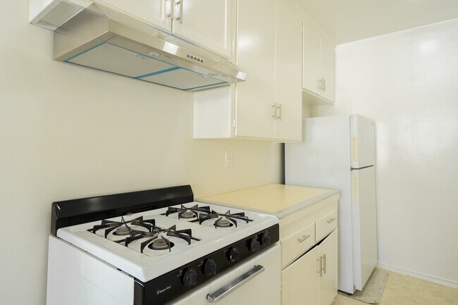 Kitchen - New Hood Fan - 256 S Doheny Dr