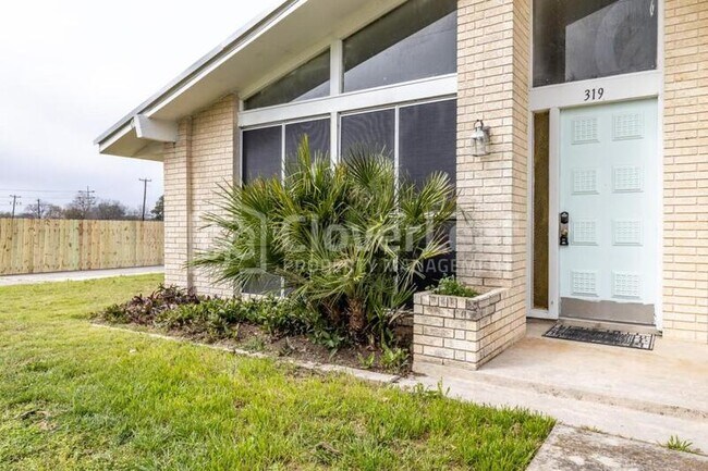Building Photo - 319 Gaiety Ln