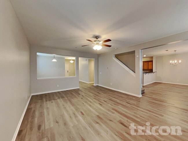 Building Photo - 1348 Creekside Dr