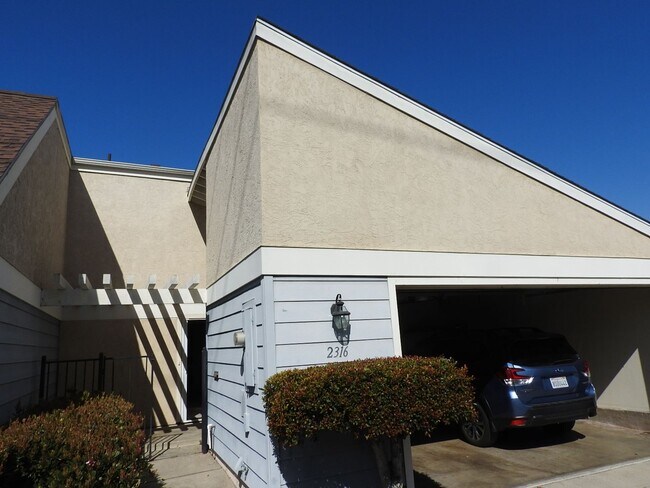 Building Photo - This lovely home