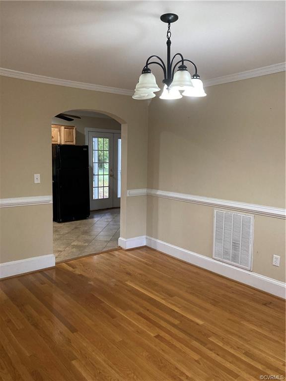 Foto del edificio - 7327 Hermitage Rd