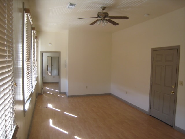 Building Photo - 522 Center St