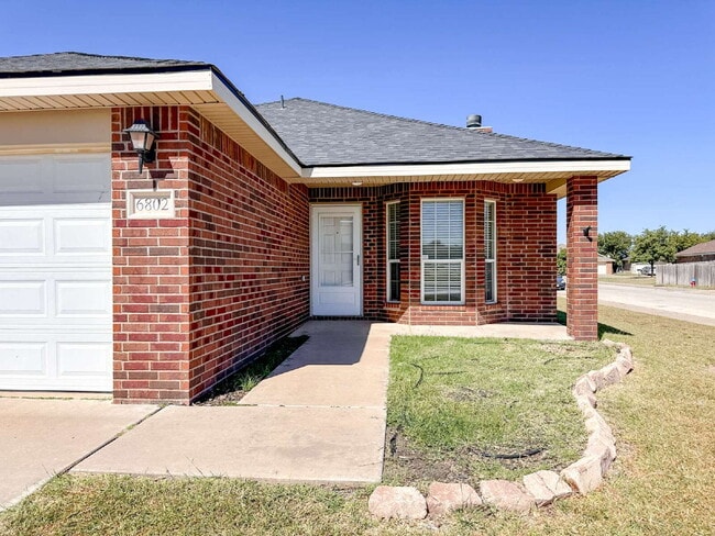 Foto del edificio - 3-Bedroom Home in Milwaukee Ridge!