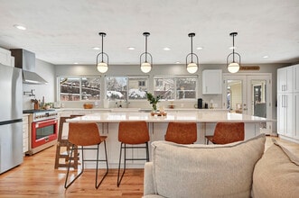 Building Photo - 6526 S Elizabeth Way