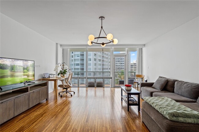 Foto del edificio - 1408 Brickell Bay Dr