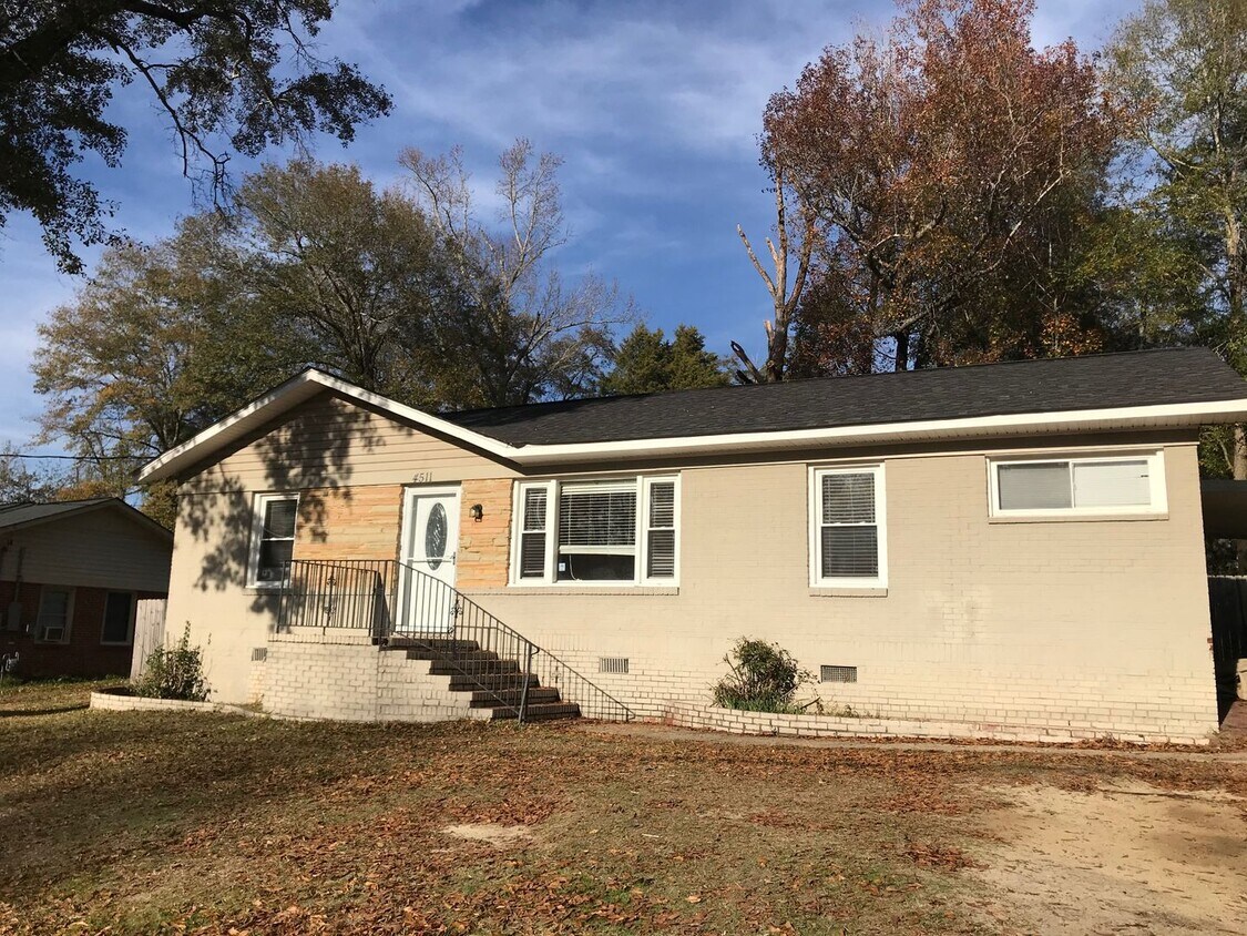 Foto principal - **UPCOMING**3 Bedroom / 2 Bathroom Home fo...