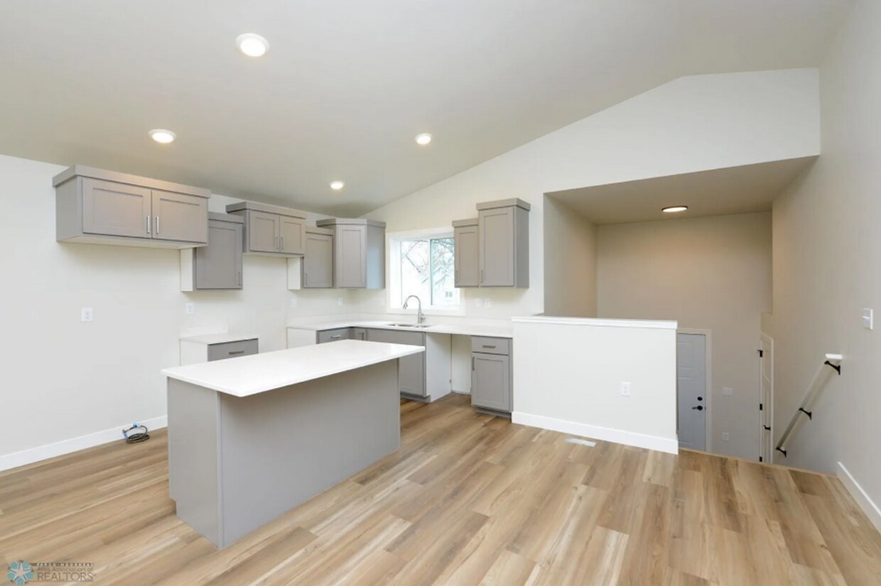 Foto del edificio - Spacious 4 Bed, 2 Bath Single-Family NEW B...