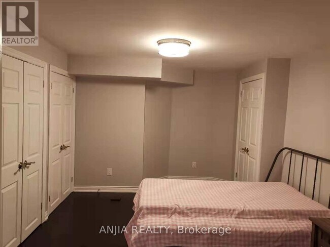 Building Photo - 11 Luce Dr