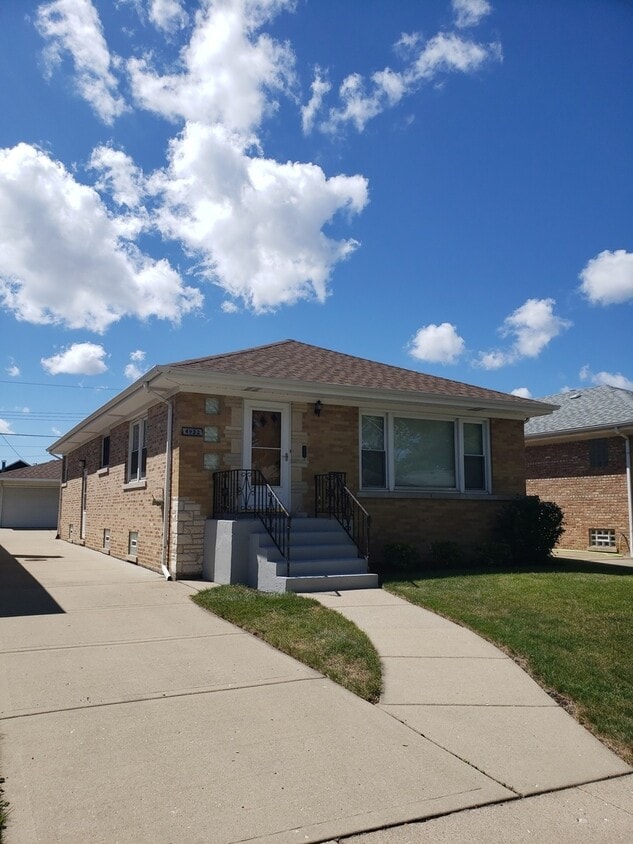 4932 N Normandy Ave, Chicago, IL 60656 House Rental in Chicago, IL