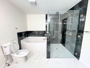 Building Photo - 1129 Chartley Dr SW