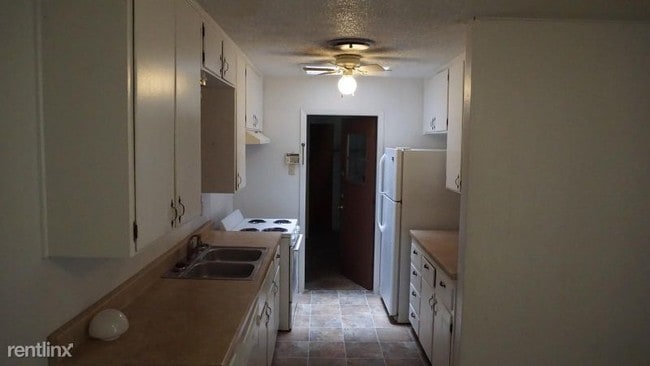 Building Photo - 4 br, 2.5 bath House - 1105 Santa Rosa Dr