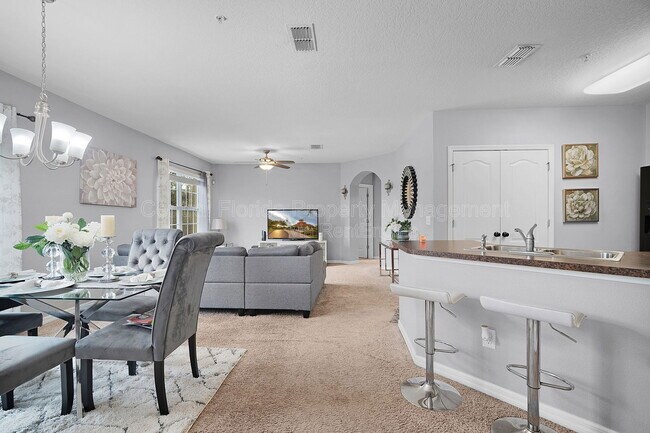 Foto del edificio - 3520 Seneca Club Loop